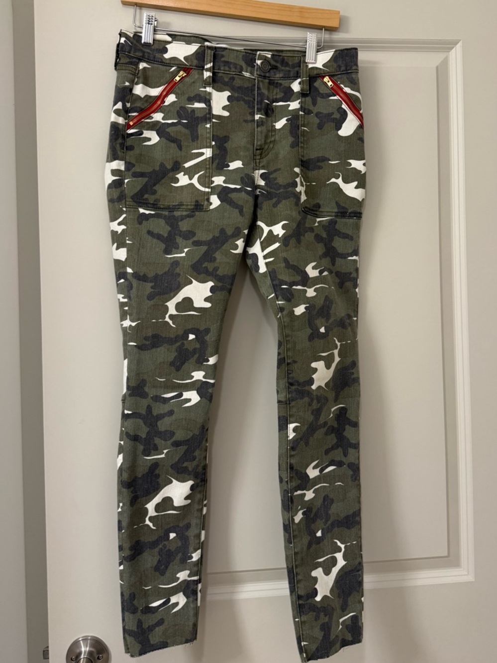 Etienne Marcel Camo Stretch Pants with Contrast Zip Pockets